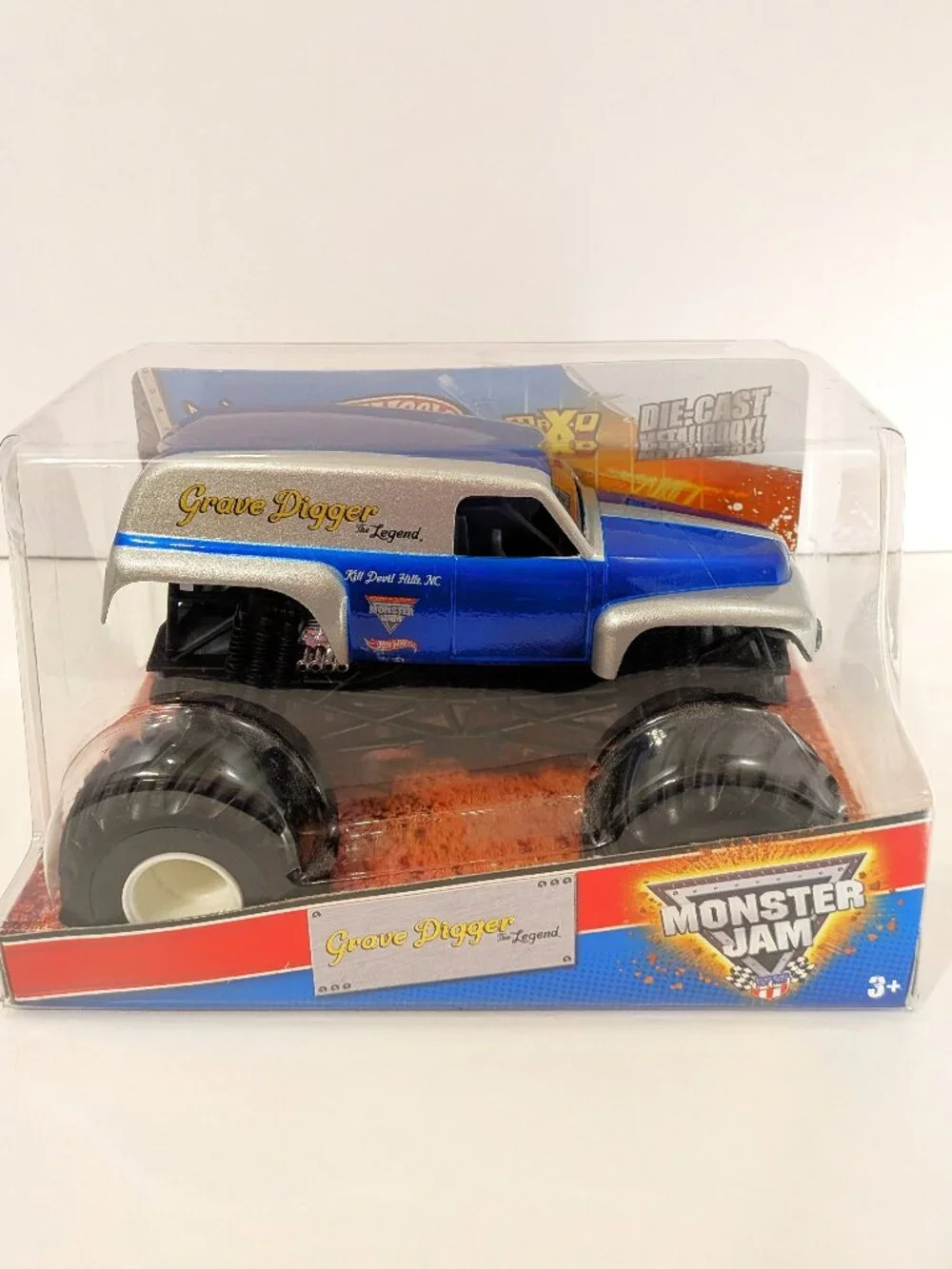 Hot Wheels 2013 Monster Jam Grave Digger The Legend Die Cast Metal Body Blue NEW